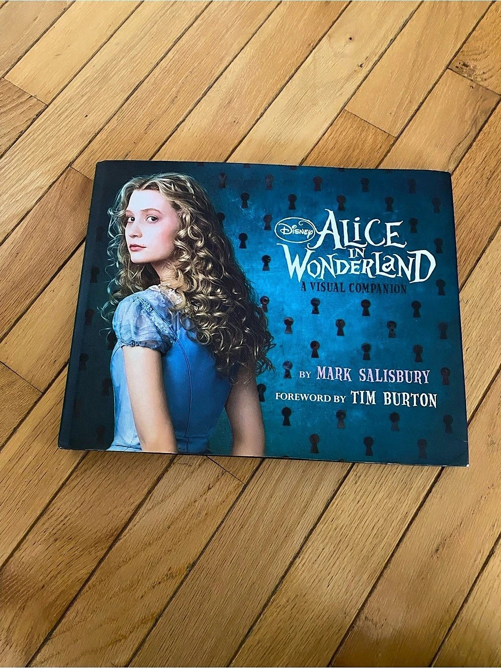 Disney Alice in Wonderland: A Visual Companion Art Book
